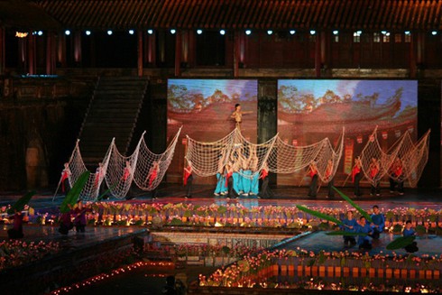 Festival Huế 2012 tưng bừng khai mạc