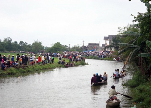 Festival Huế 2012: Chợ quê cầu ngói Thanh Toàn vào hội