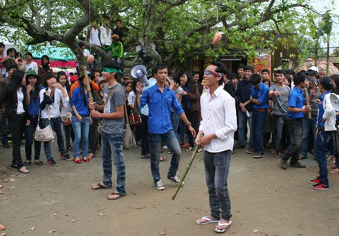 Festival Huế 2012: Chợ quê cầu ngói Thanh Toàn vào hội