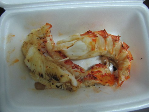 Tố quán ăn “chặt, chém”, Việt kiều được trả lại tiền