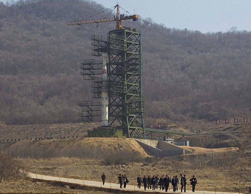 Mỹ điều tàu chống tên lửa đến gần Triều Tiên