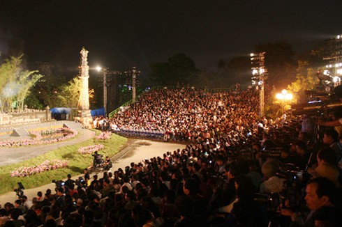 Festival Huế 2012: Lung linh lễ hội áo dài