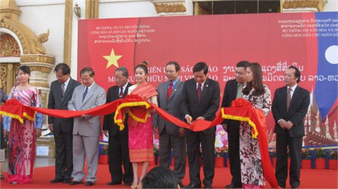 Triển lãm sách báo mùa Xuân hữu nghị Việt – Lào từ 10 - 12/4