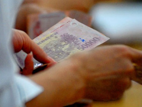 Nhà băng đồng loạt hạ lãi suất