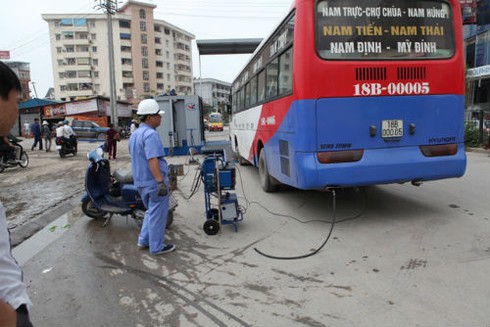 Hà Nội kiểm tra phanh xe khách, xe buýt