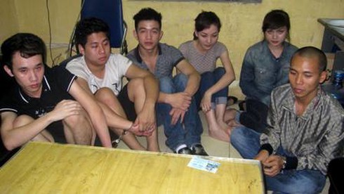 Tóm 15 đối tượng thuê khách sạn để “bay lắc” tập thể