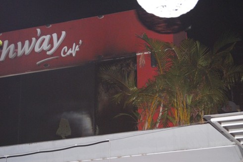 Nhà hàng phát hỏa, thực khách chạy tháo thân