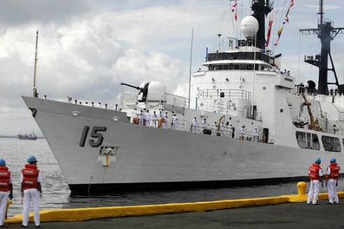 Trung Quốc điều thêm tàu, Philippines rút tàu chiến