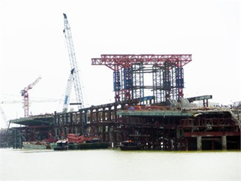 Bắt 4 công nhân trộm sắt đặc chủng xây cầu Rồng Đà Nẵng