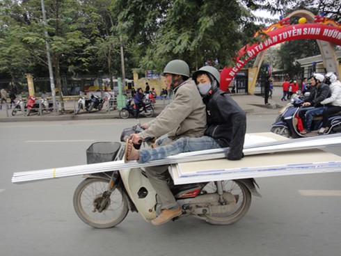 Những hình ảnh quái chiêu giao thông Hà Nội