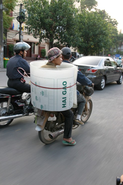 Những hình ảnh quái chiêu giao thông Hà Nội