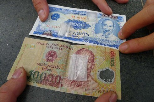 Tàng trữ ma túy, lao xe máy húc CSGT