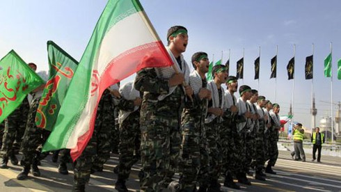 Chùm ảnh Iran duyệt binh phô diễn sức mạnh