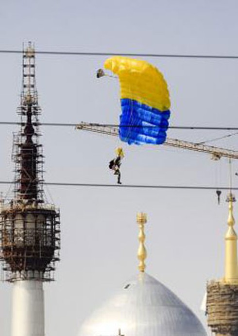 Chùm ảnh Iran duyệt binh phô diễn sức mạnh