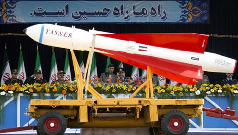 Chùm ảnh Iran duyệt binh phô diễn sức mạnh