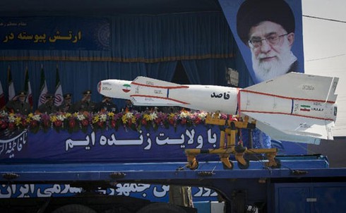 Chùm ảnh Iran duyệt binh phô diễn sức mạnh