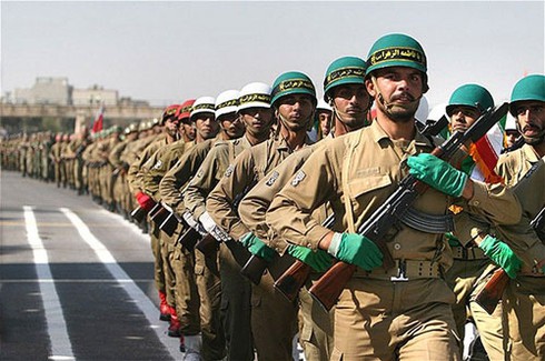 Chùm ảnh Iran duyệt binh phô diễn sức mạnh