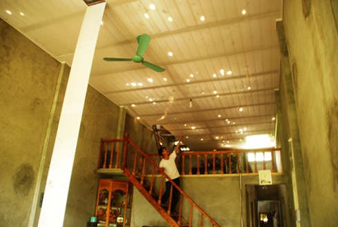 Lào Cai: Mưa đá cường độ mạnh vỡ mái hàng loạt nhà dân