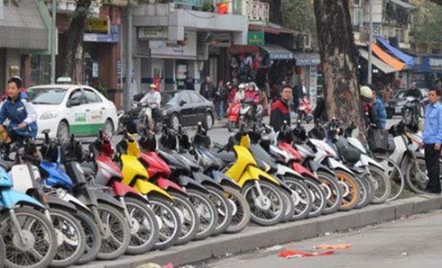 Rộ nạn tráo mũ bảo hiểm dỏm