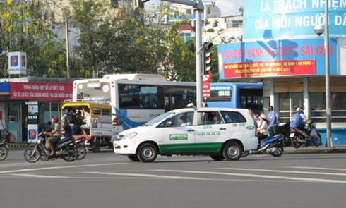 Lo mất khách, cước taxi, vận tải nằm im