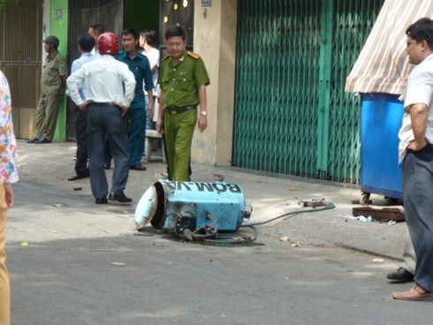 Bình bơm xe nổ như bom, một người thiệt mạng