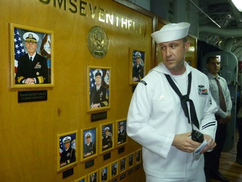 Cận cảnh soái hạm USS Blue Ridge Hải quân Mỹ tại Đà Nẵng