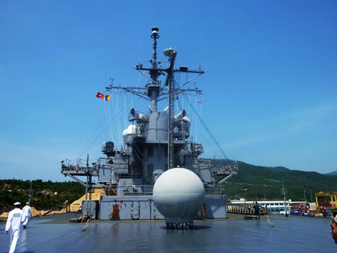 Cận cảnh soái hạm USS Blue Ridge Hải quân Mỹ tại Đà Nẵng
