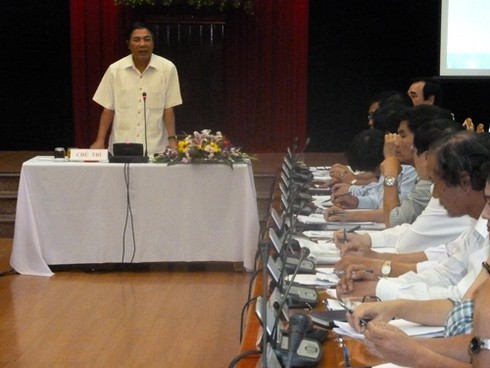 Không chặn được `loạn giá` pháo hoa, kiểm điểm UBND TP Đà Nẵng!