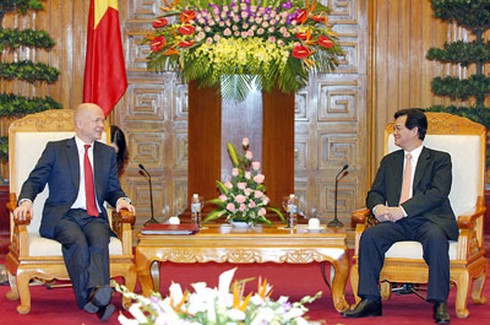 Việt Nam sẵn sàng hợp tác với Anh về quốc phòng