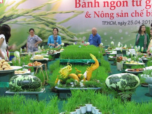Mãn nhãn thưởng lãm hơn 100 loại bánh làm từ gạo