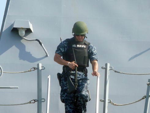 Tận mắt tham quan thiết giáp hạm USS Chafee trên biển Đà Nẵng