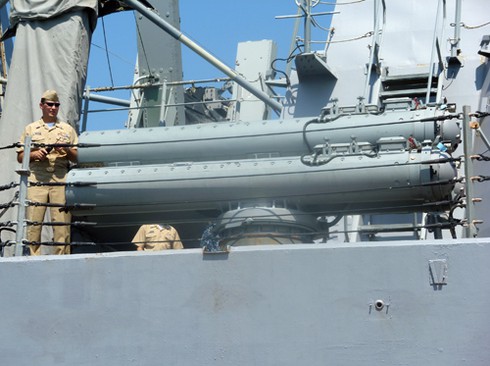 Tận mắt tham quan thiết giáp hạm USS Chafee trên biển Đà Nẵng