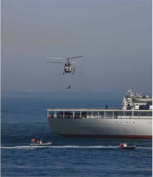 Chùm ảnh: Hải quân Nga -Trung tập trận trên biển