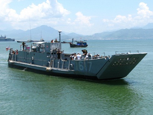 Cận cảnh các chiến hạm `khủng` Hoa Kỳ từng cập cảng Đà Nẵng