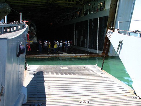 Cận cảnh các chiến hạm `khủng` Hoa Kỳ từng cập cảng Đà Nẵng