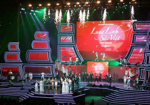 Hoành tráng `Lung linh sắc Việt`