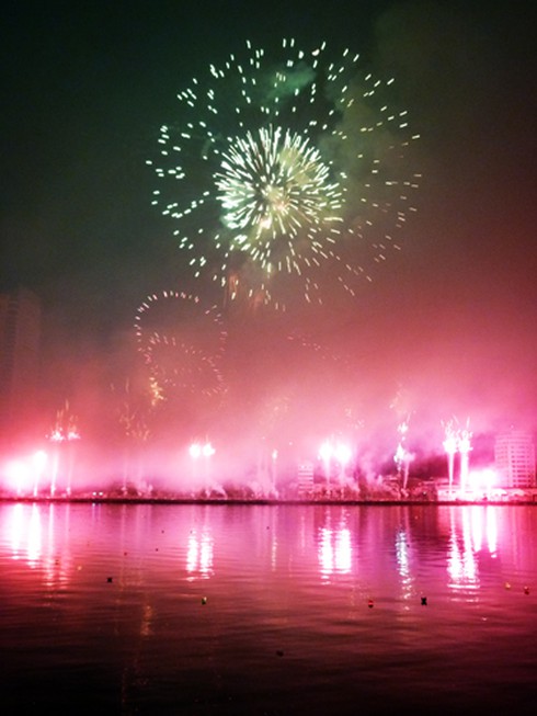 Sông Hàn bừng sáng đại tiệc pháo hoa
