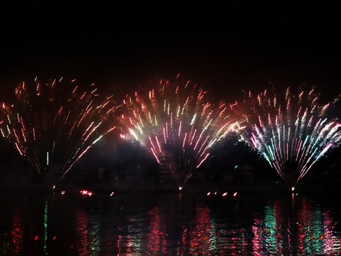 Sông Hàn bừng sáng đại tiệc pháo hoa