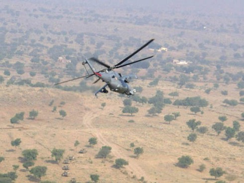 Chùm ảnh: Ấn Độ tập trận ngay sát biên giới Pakistan