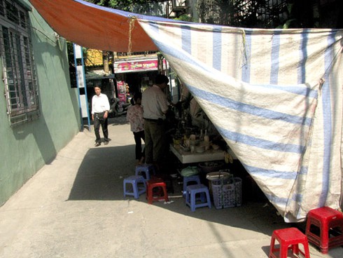 Muôn vẻ người dân đối phó nắng nóng