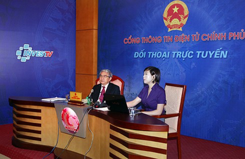 Bộ trưởng Bộ KH&CN đối thoại trực tuyến với nhân dân