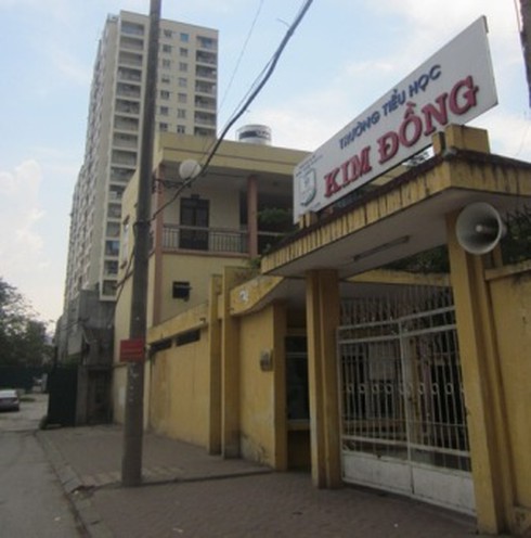 Tìm thấy hai bé gái 'mất tích' trong thang máy