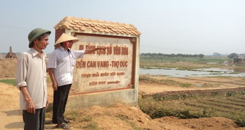 Thi nhau “xẻ thịt” phòng tuyến Như Nguyệt
