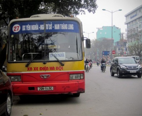 Bắt quả tang đối tượng móc túi trên xe buýt