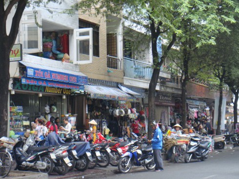 Thanh tra sử dụng lòng đường, vỉa hè tại TP.HCM