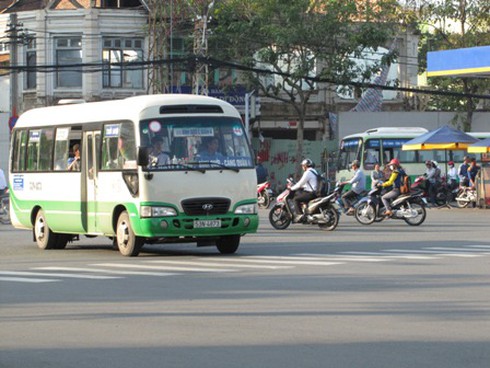 Xe buýt nhỏ, đến hẹn lại khất