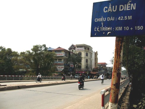 Một người mẹ 5 lần `bán` con để có tiền sống