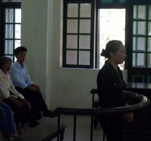 Chủ nhà hành hạ dã man 'ô sin' bị phạt 18 tháng tù