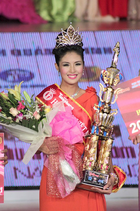 Tiền thưởng cho Hoa hậu Việt Nam 2012 giảm mạnh