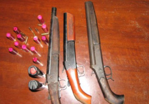 Mâu thuẫn trong quán nước, dùng súng tự chế để giải quyết